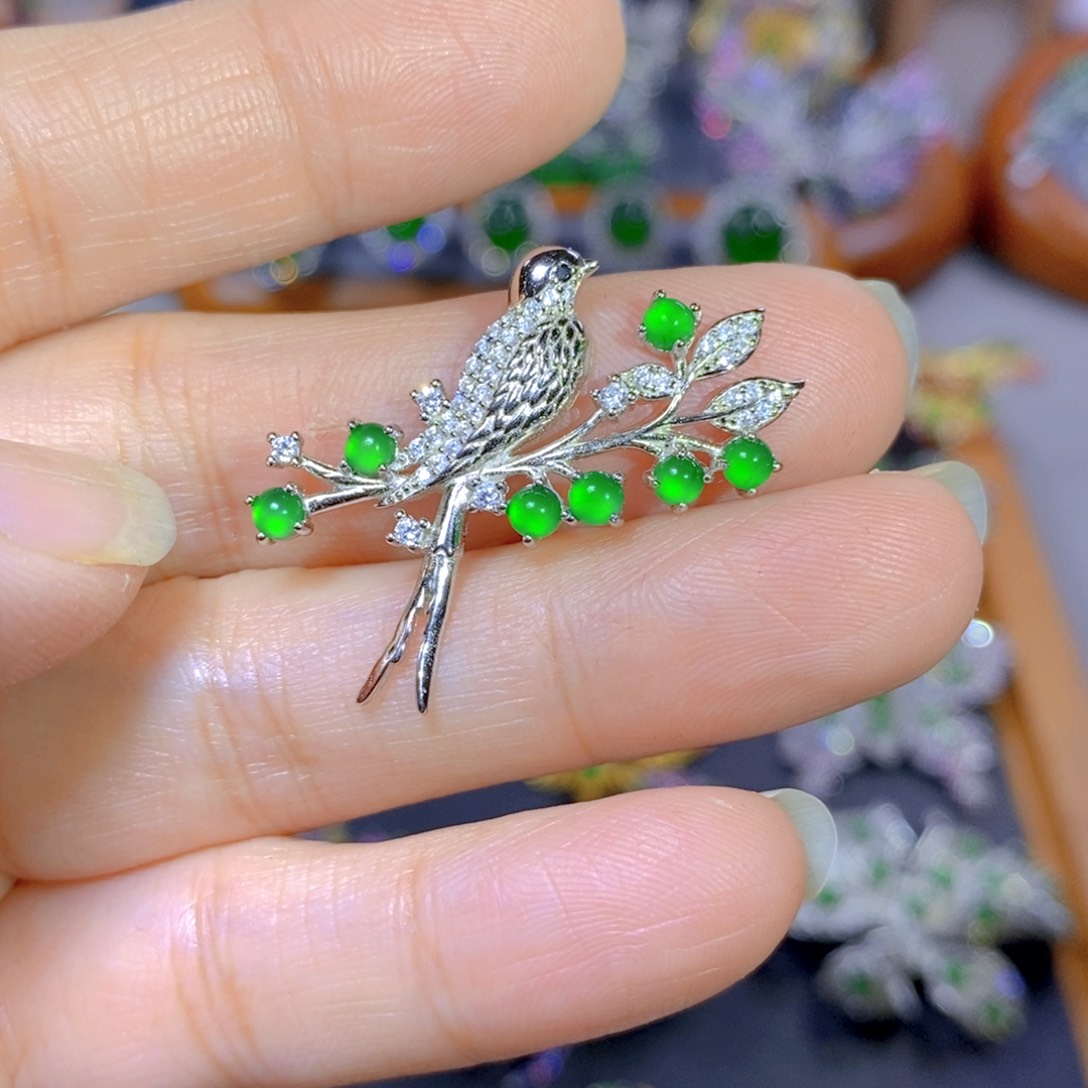 翡翠颈饰银S925镶嵌天然翡翠