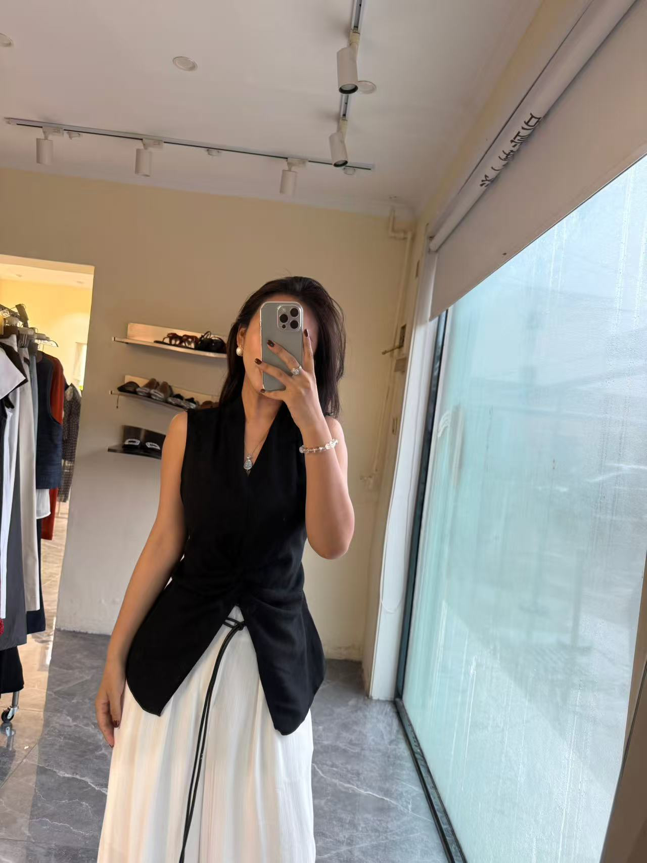 【R·YING】25ss新款高级感轻奢减龄无袖扭结款衬衣