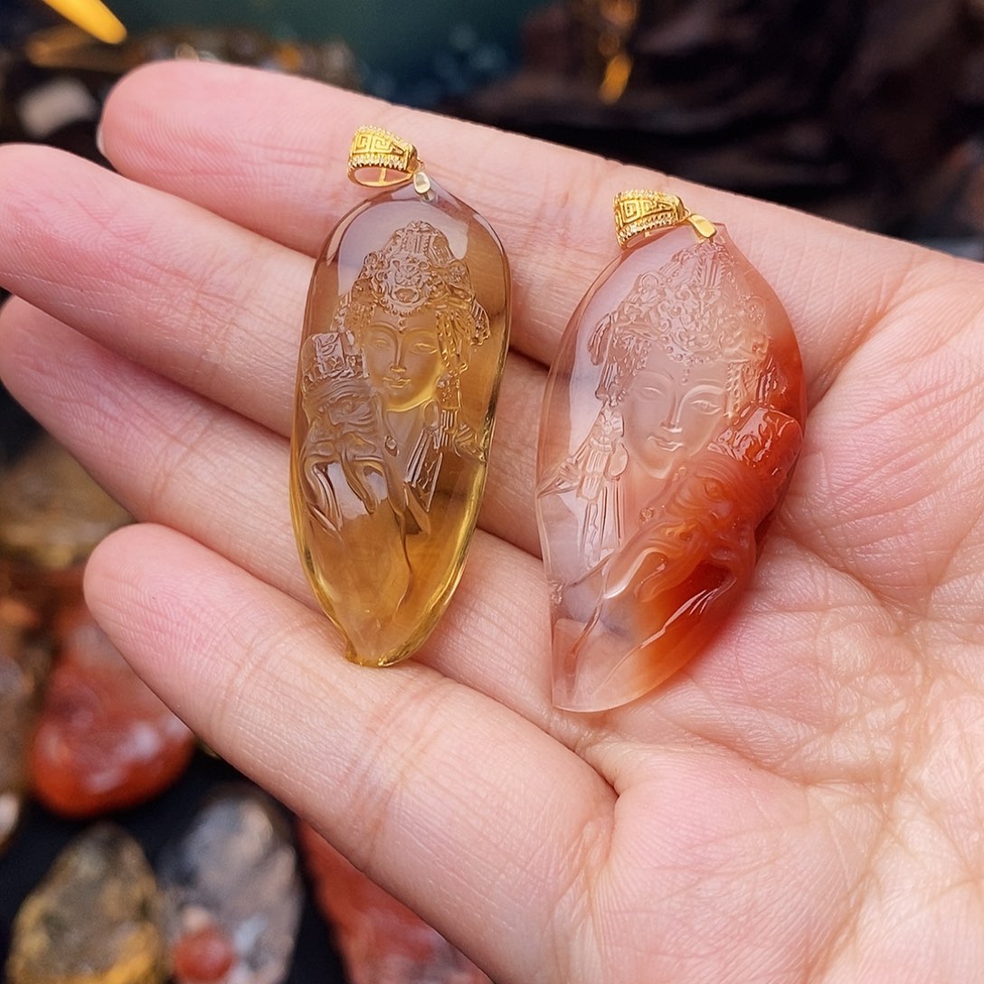 水晶吊坠18K金镶嵌小**咪吊坠