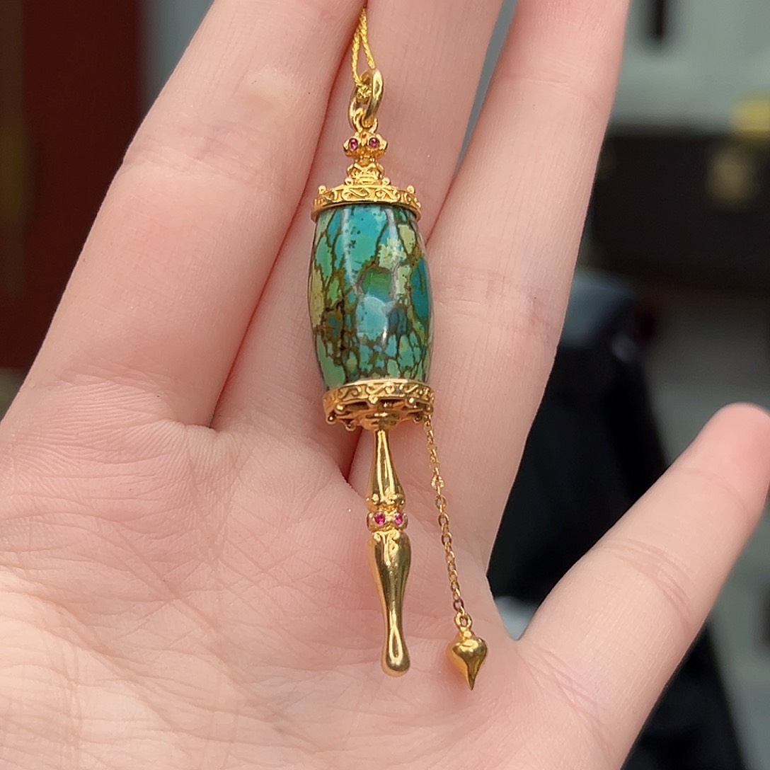 绿松石珠宝奇石18K金镶嵌我****?