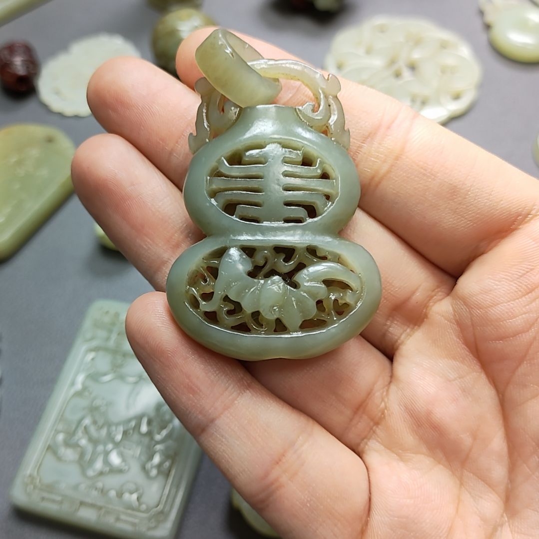 龍****和田玉未镶嵌颈饰