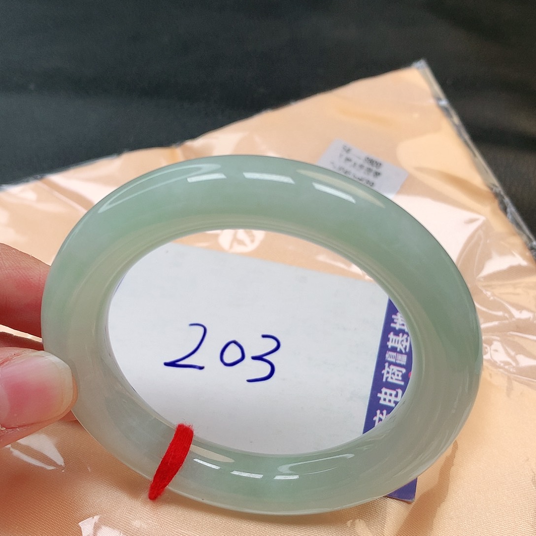 翡翠手镯未镶嵌203号