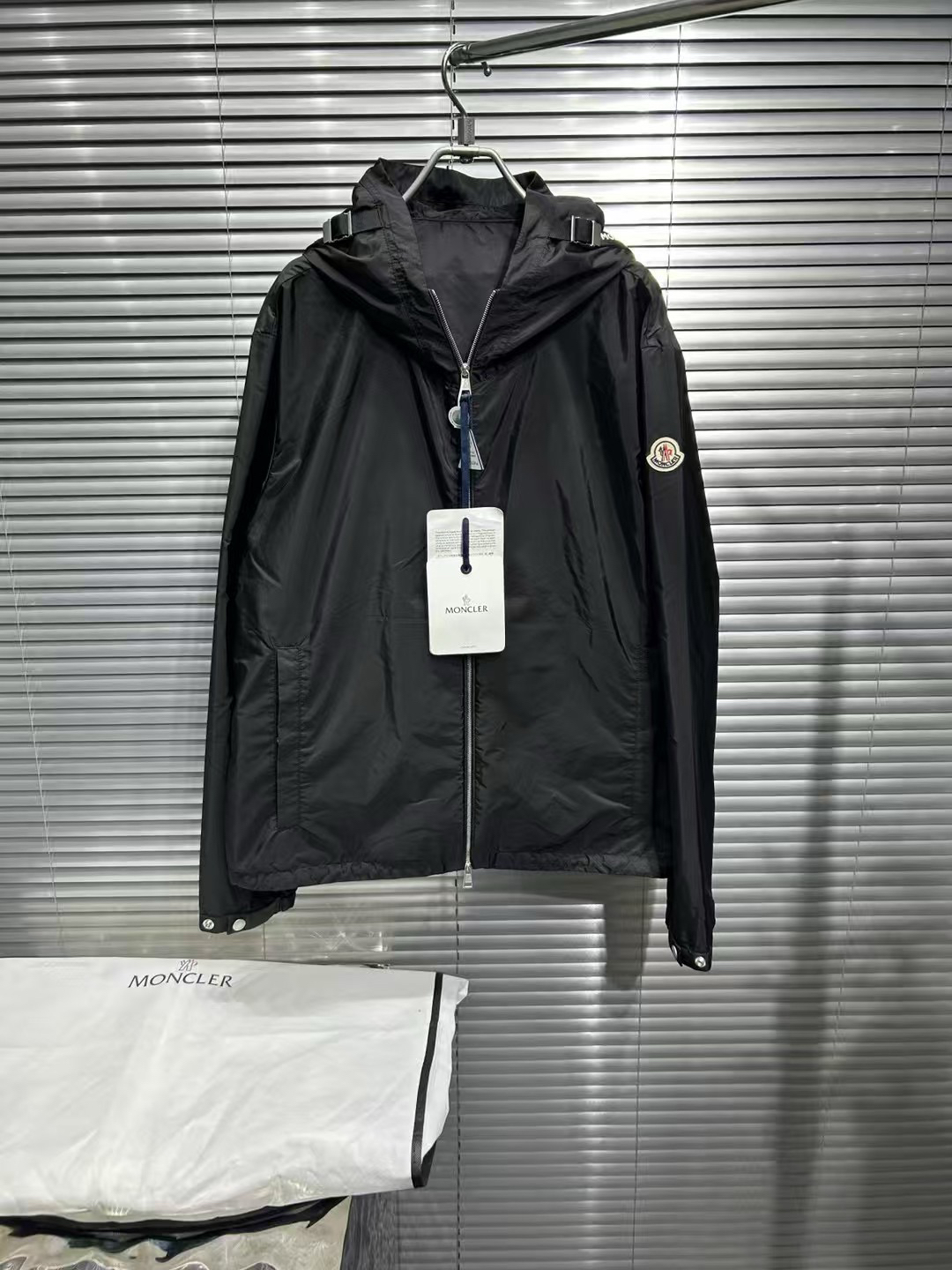 未使用 MONCLER 25ss手臂徽章刺绣冲锋衣/2号