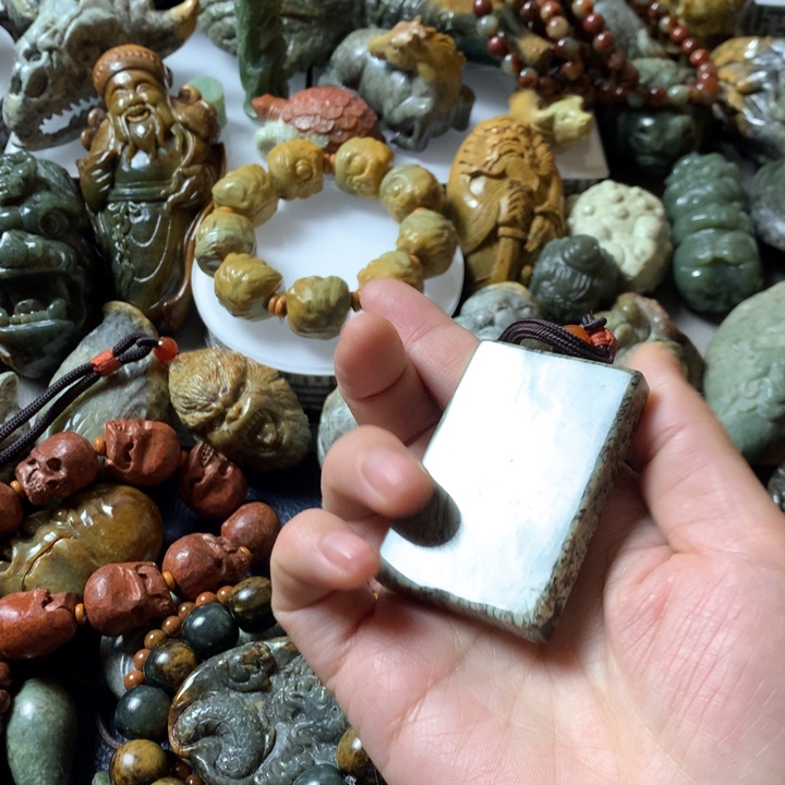 岫岩河磨玉（透闪石质玉）手链未镶嵌