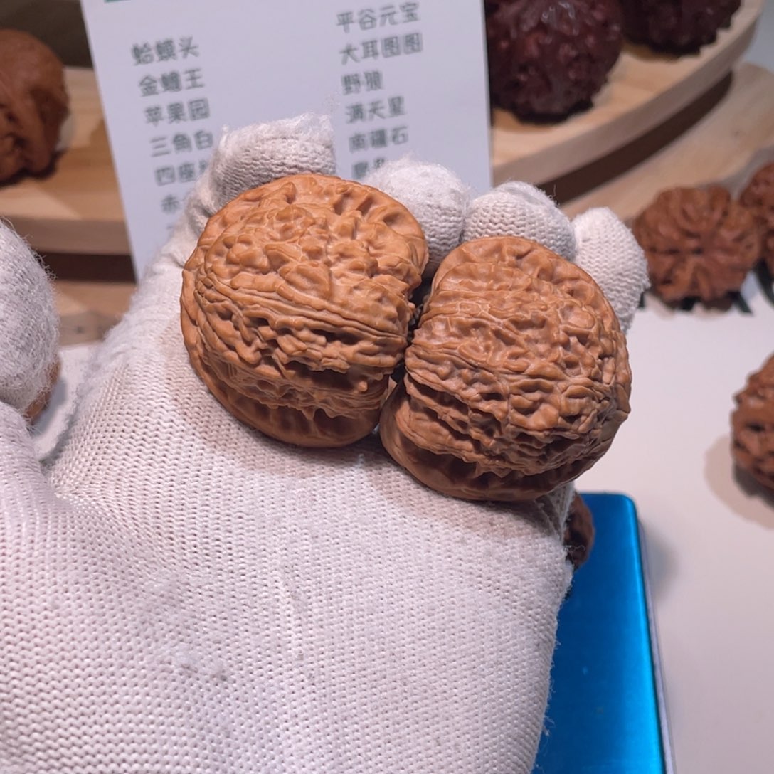 吊坠文玩核桃39 41 三角白 1969