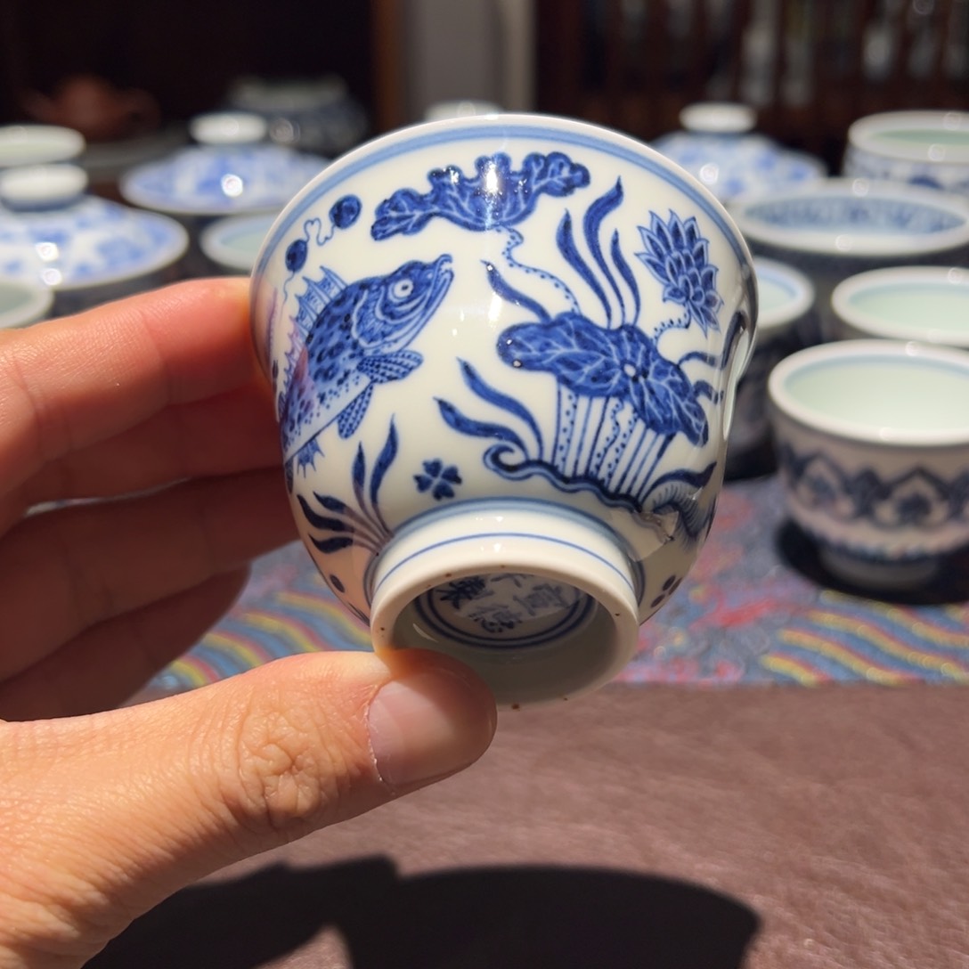 杯青花鱼藻纹铃铛杯口径约7.6厘米