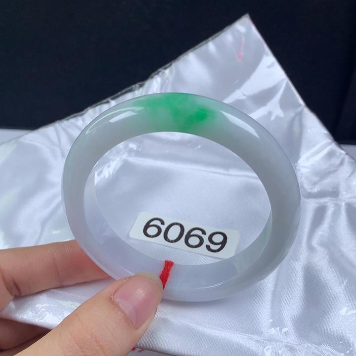 翡翠未镶嵌手镯54圈