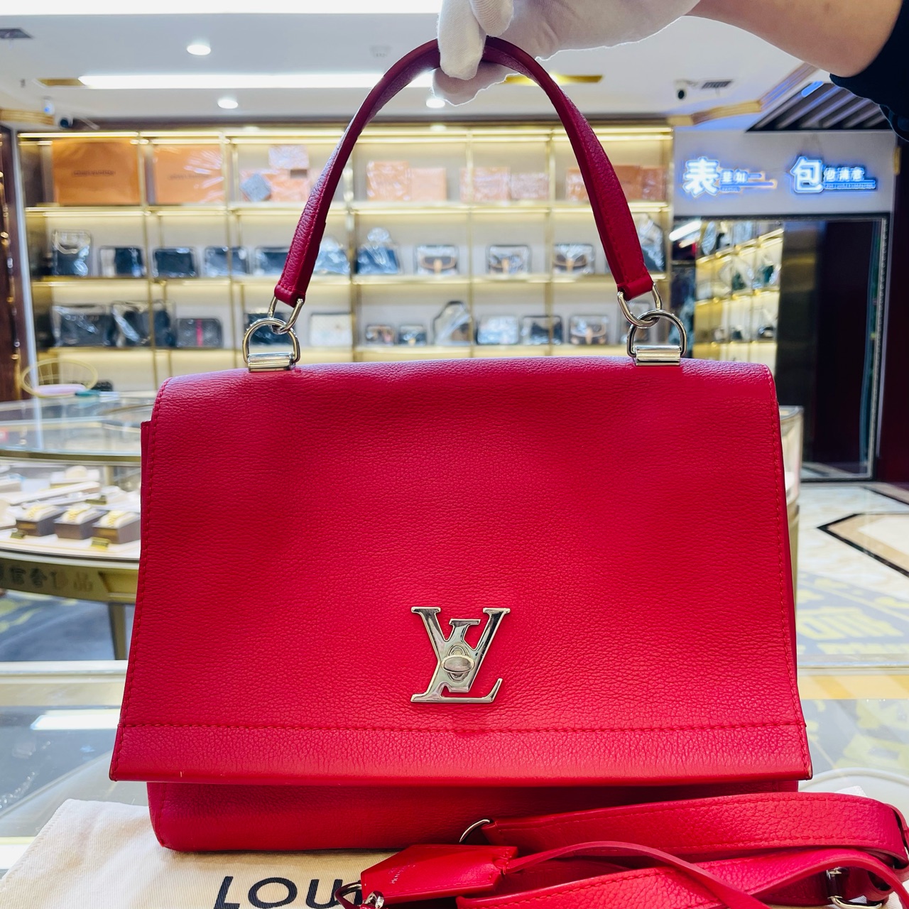 99新 LouisVuitton/路易威登 LV路易威登红色全皮手提单肩斜挎包 