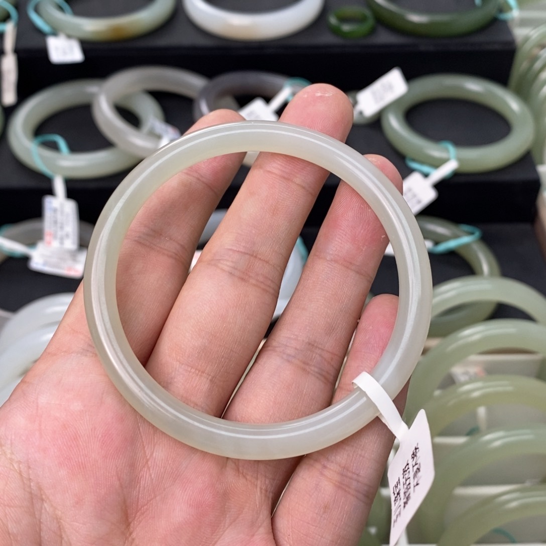 和田玉手镯未镶嵌5657