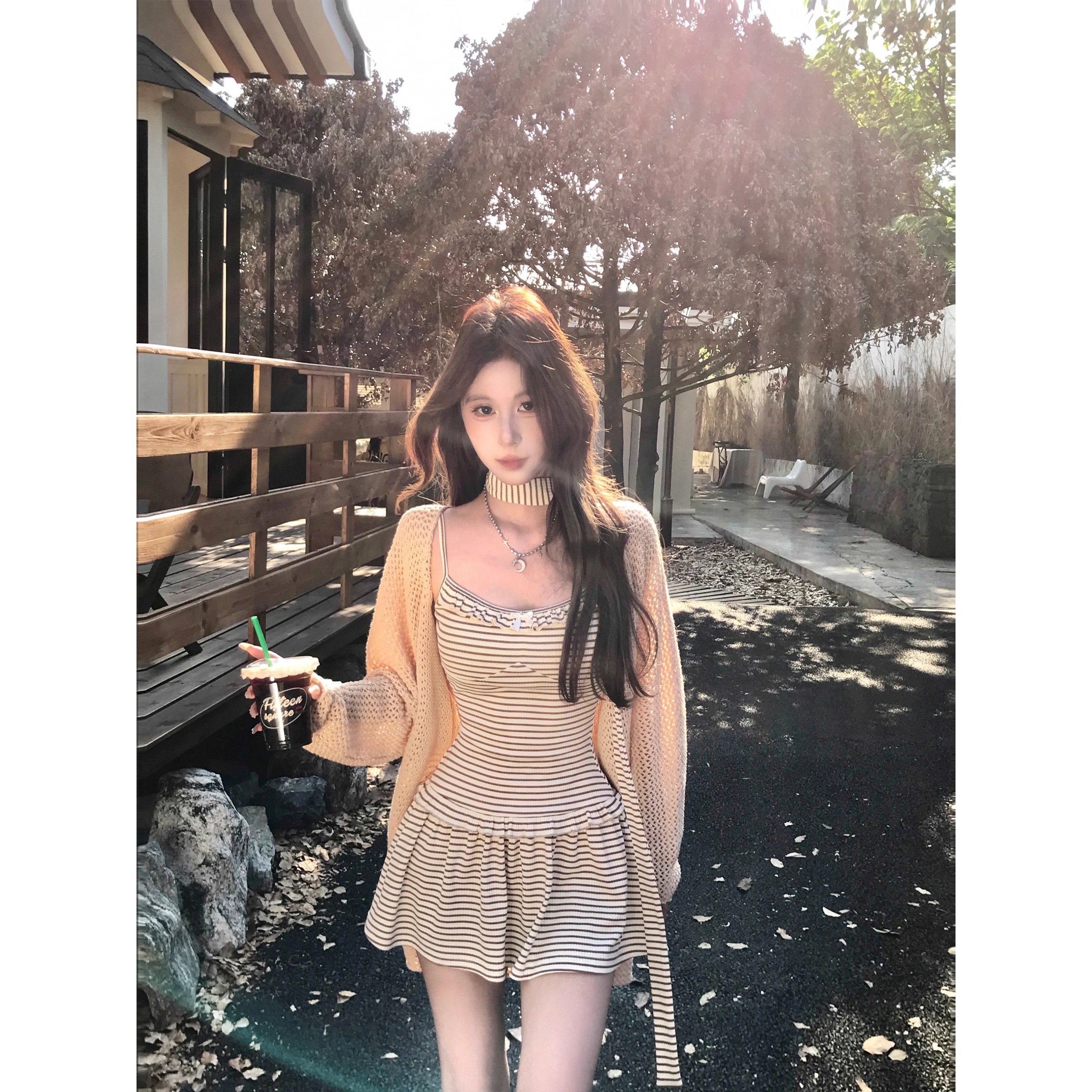 秋季吊带连衣裙辣妹褶皱抹胸裙条纹小个子显瘦法式