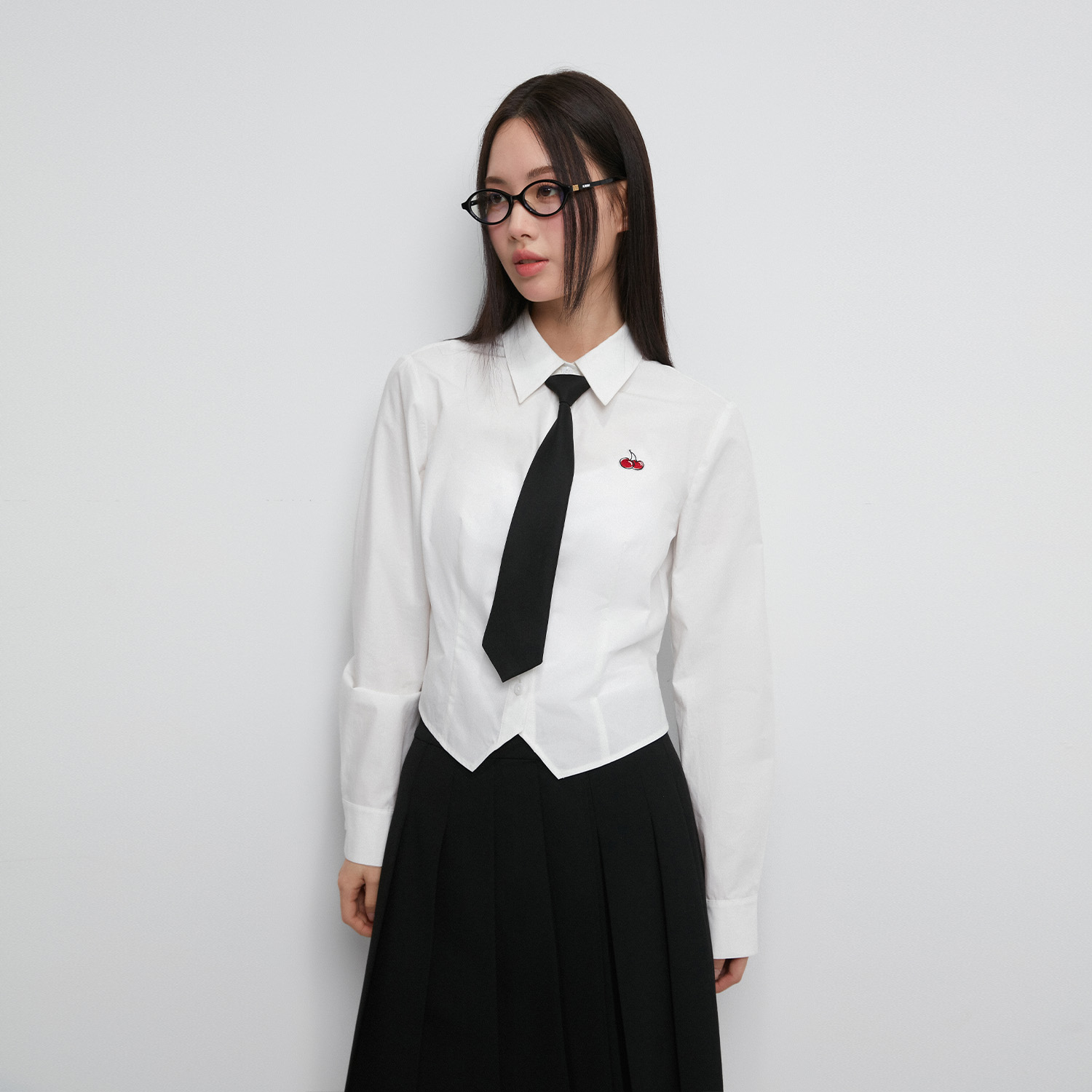 樱桃KIRSH 韩系学院风白色长袖衬衫女2025新款修身收腰显瘦白衬衣