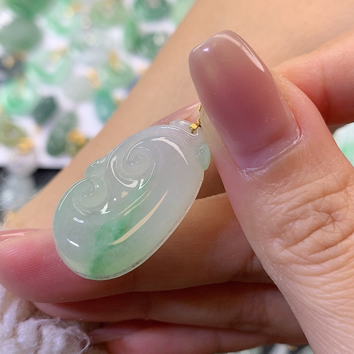 【闪购商品】翡翠吊坠(不含链)18K金镶嵌