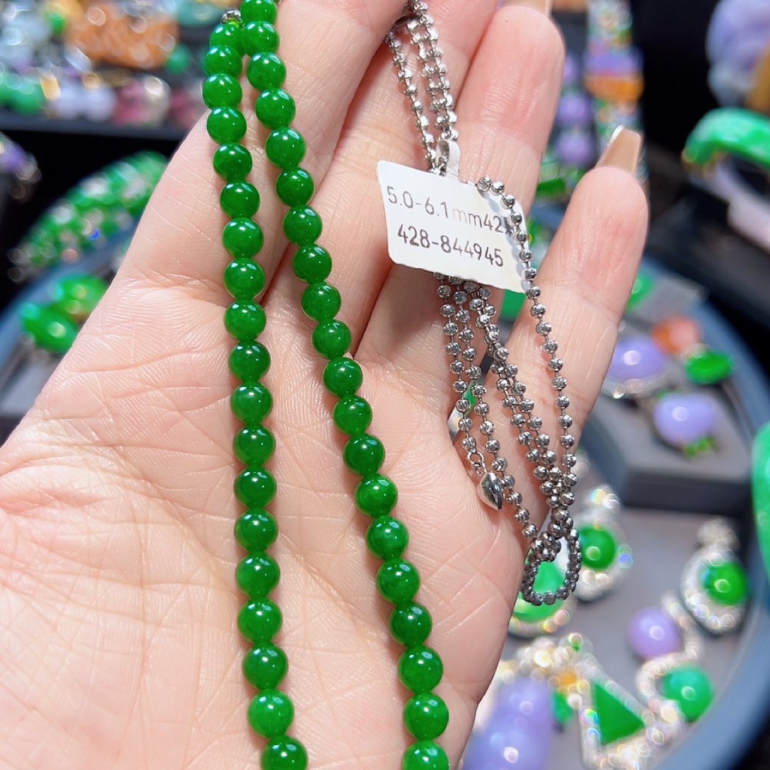 翡翠颈饰18K金镶嵌签收后24小时鉴赏期