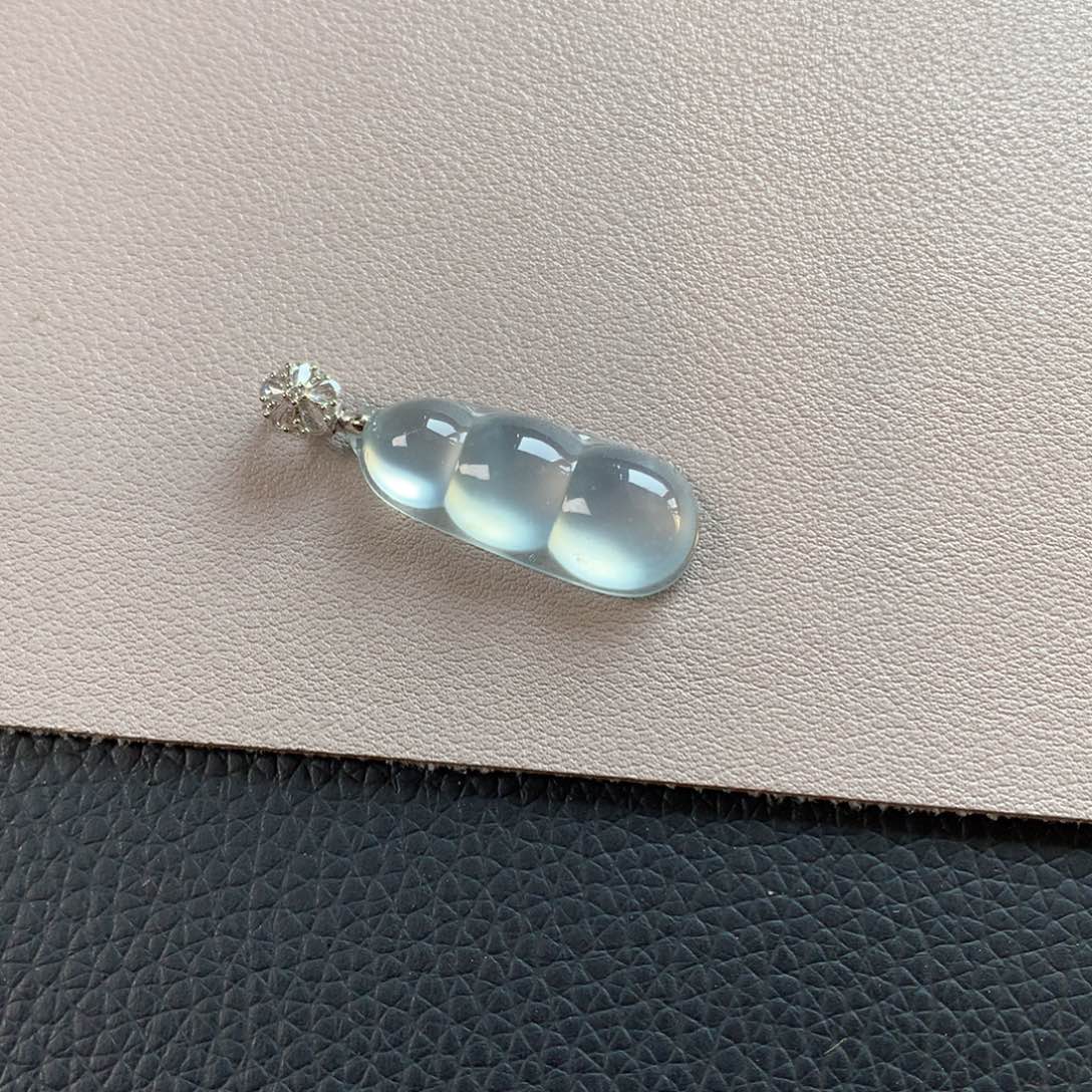 翡翠颈饰18K金镶嵌天然缅甸翡翠吊坠