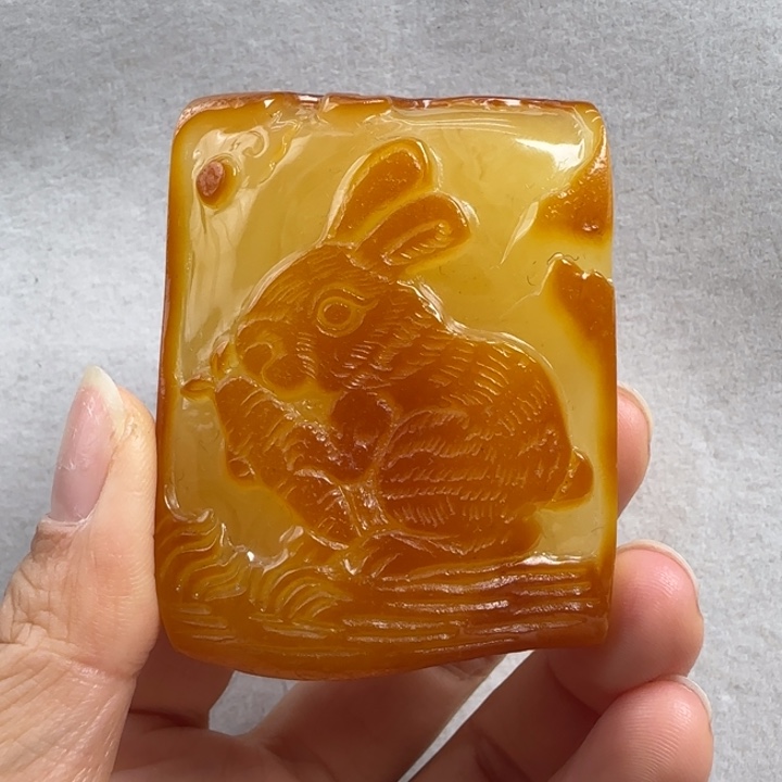 蜜蜡珠宝奇石未镶嵌