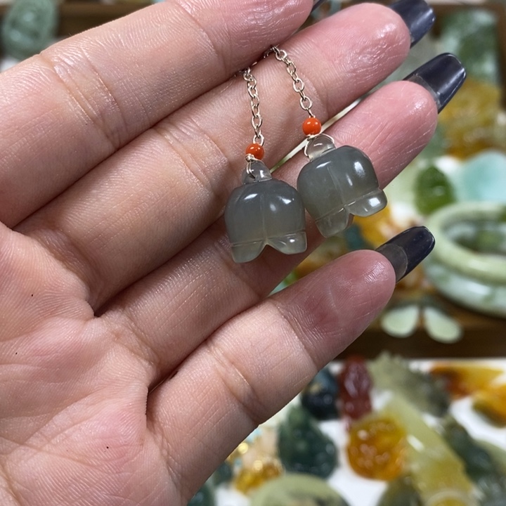 未镶嵌蛇纹石玉吊饰