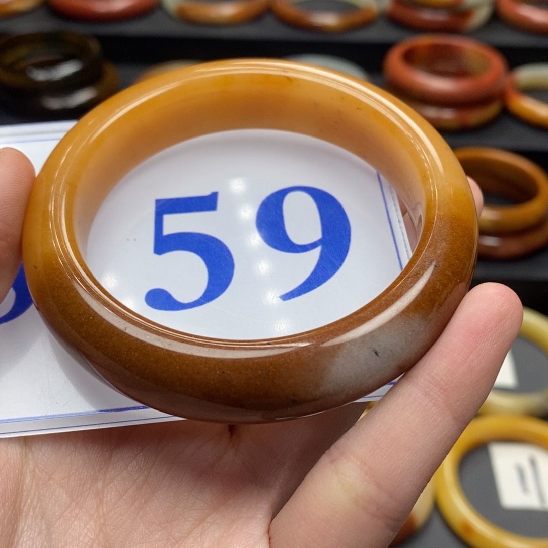 石英质玉（黄龙玉）手镯未镶嵌