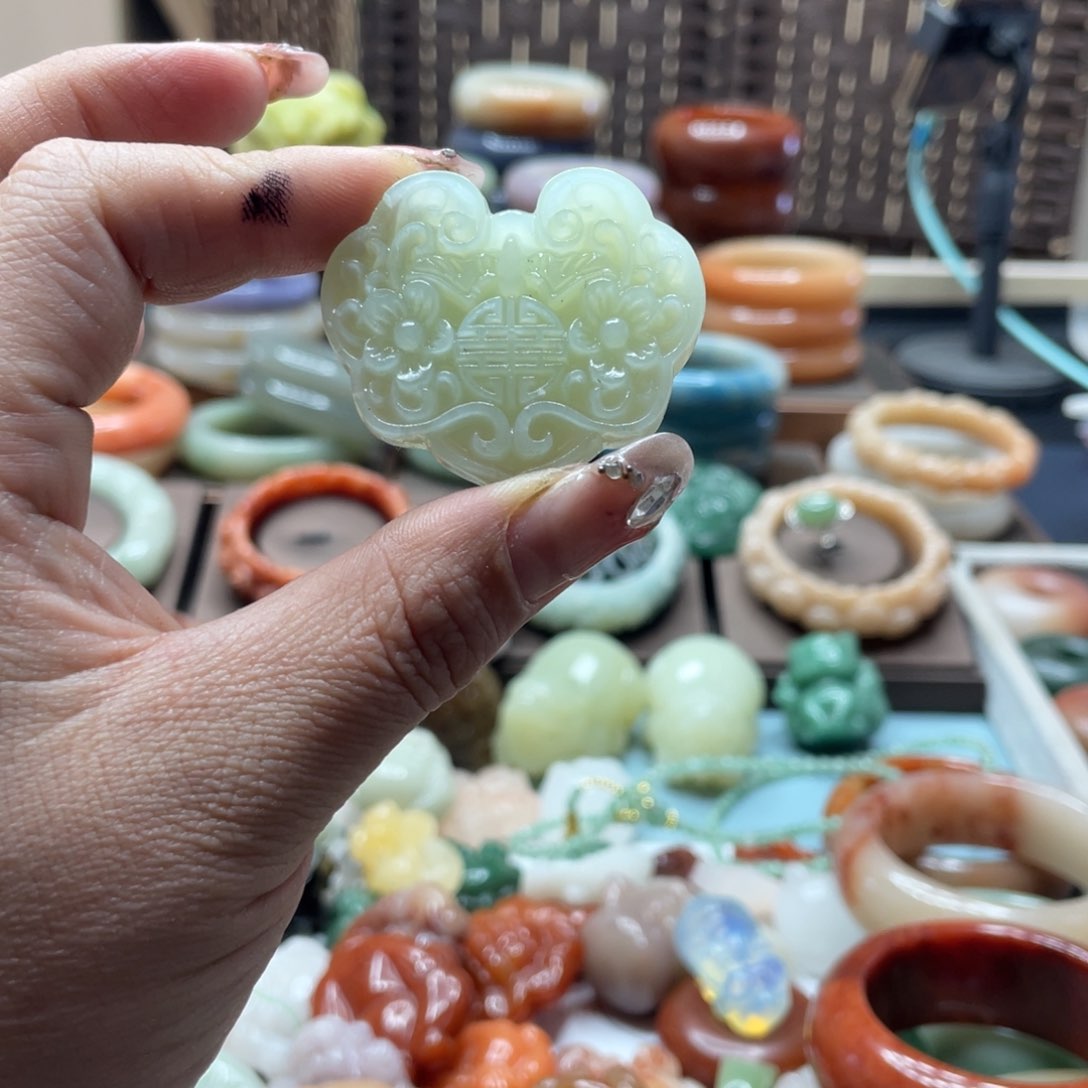 石英质玉手镯合金