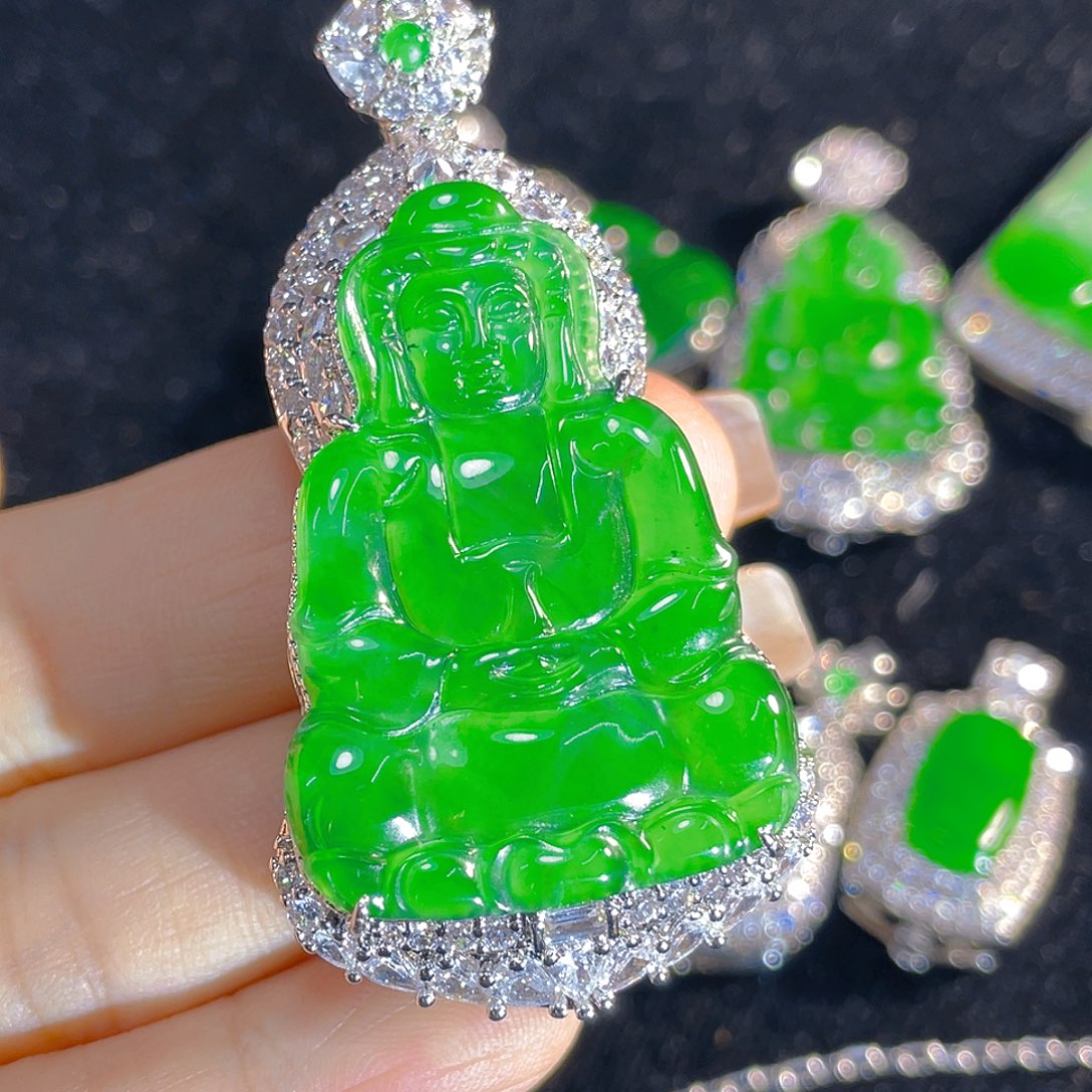 翡翠未镶嵌颈饰翡翠