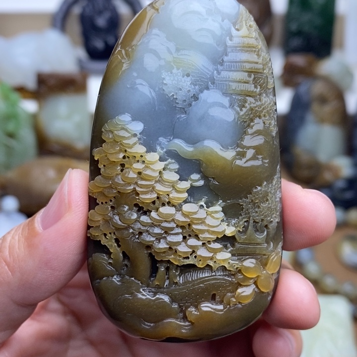 三****和田玉未镶嵌颈饰