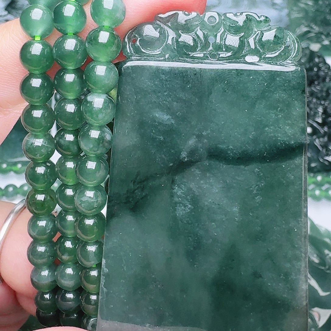 翡翠未镶嵌颈饰1111