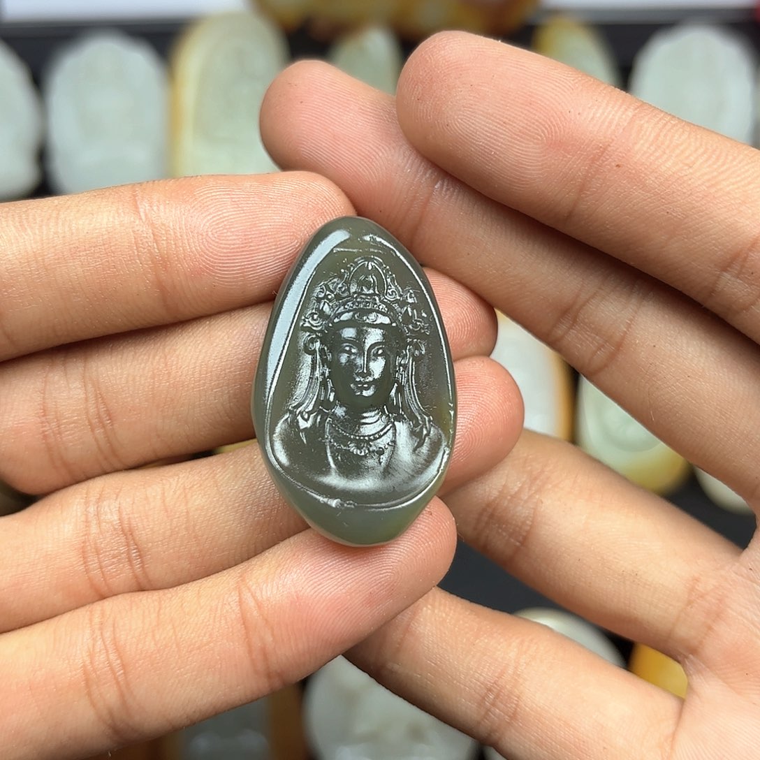 和田玉未镶嵌颈饰