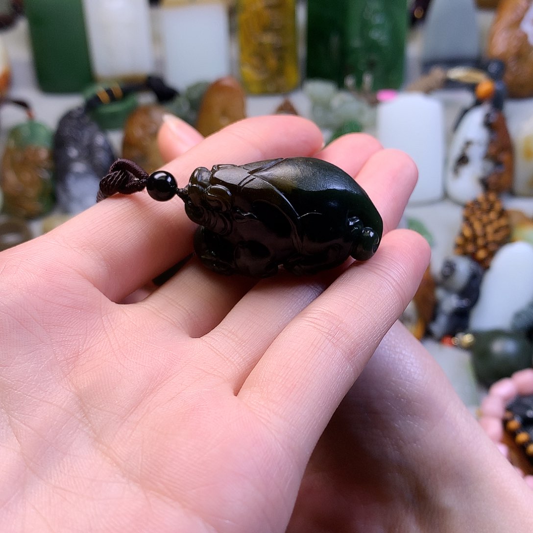 和田玉未镶嵌颈饰