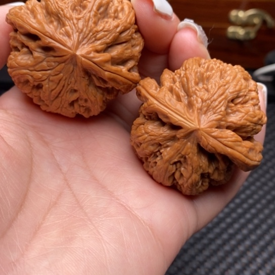 文玩核桃吊坠48球筋