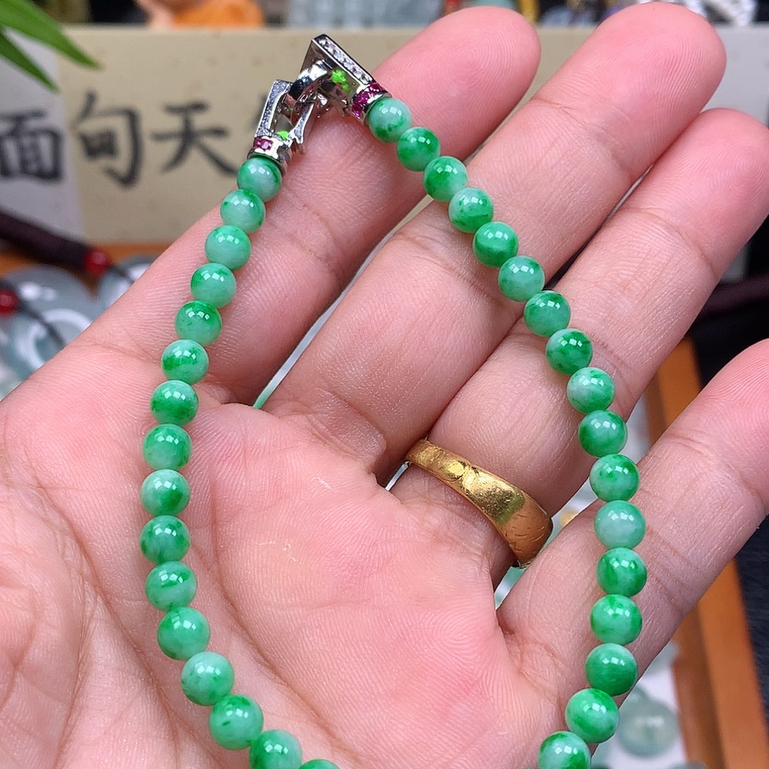 翡翠散珠缅甸天然A货翡翠阳绿手串