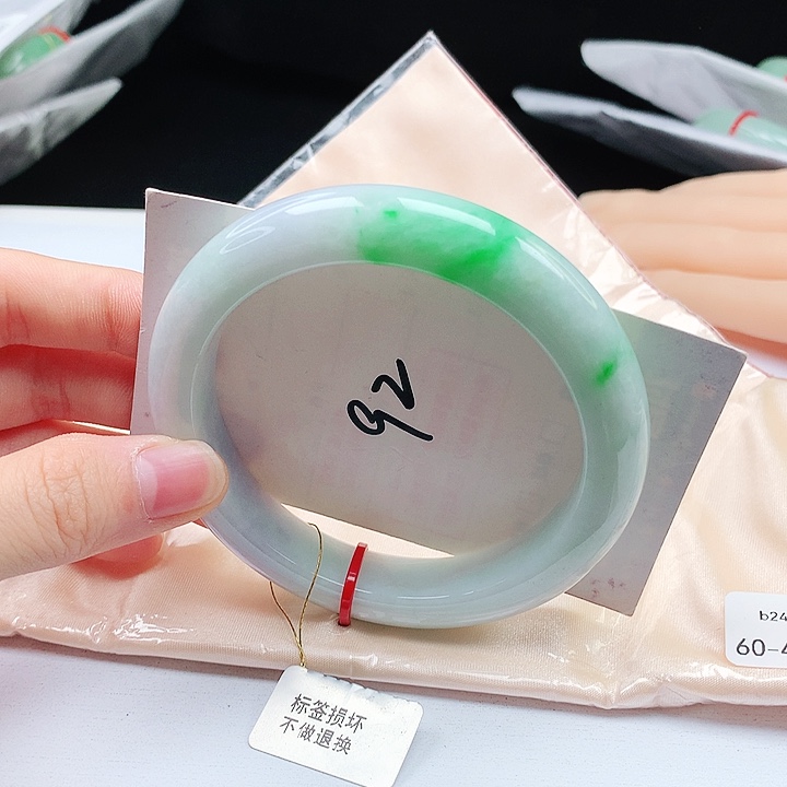 翡翠手镯未镶嵌缅甸天然a货手镯60