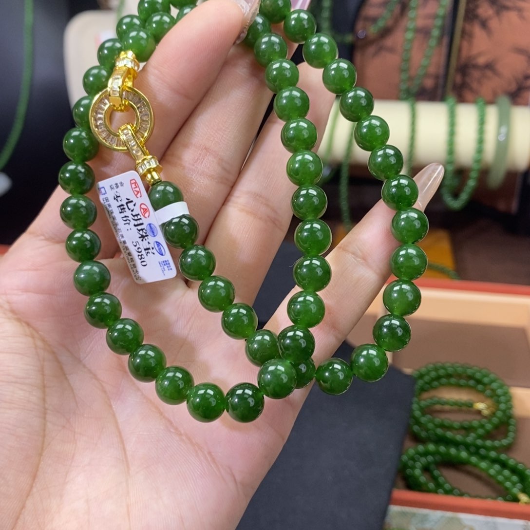 和田玉（碧玉）颈饰未镶嵌菠菜高货8