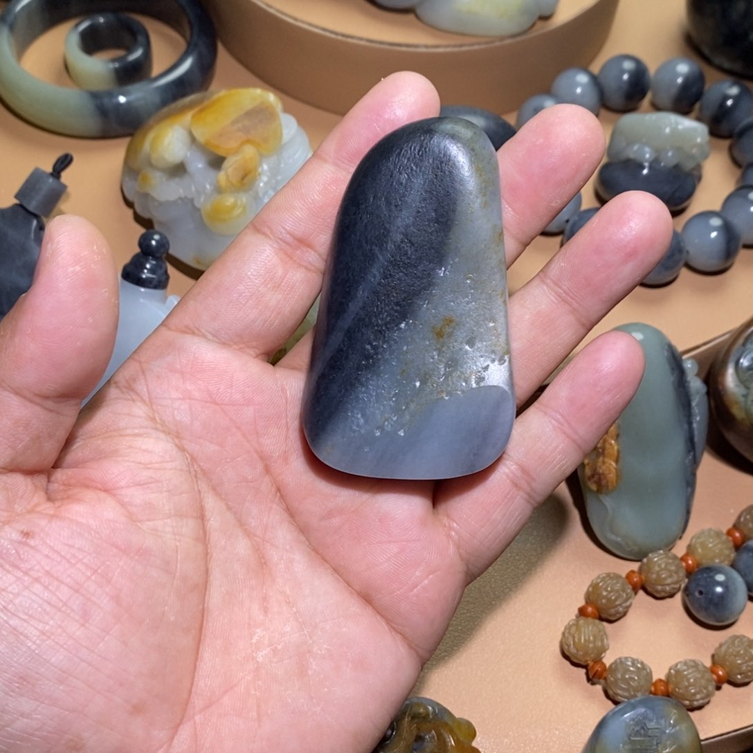 未镶嵌和田玉把件西**客