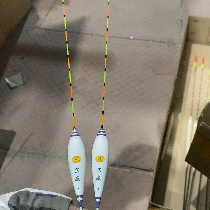 京派鱼漂1号发2根，