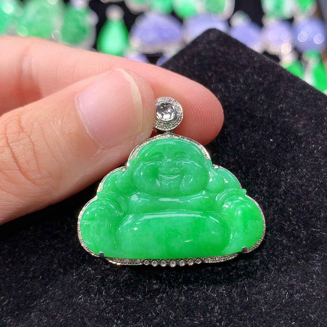 翡翠18K金镶嵌颈饰