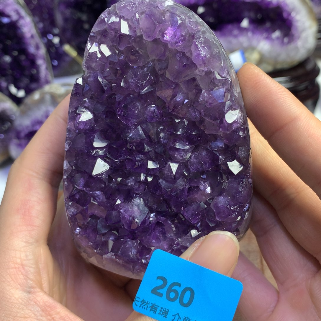 未镶嵌水晶大型摆件（非配饰）