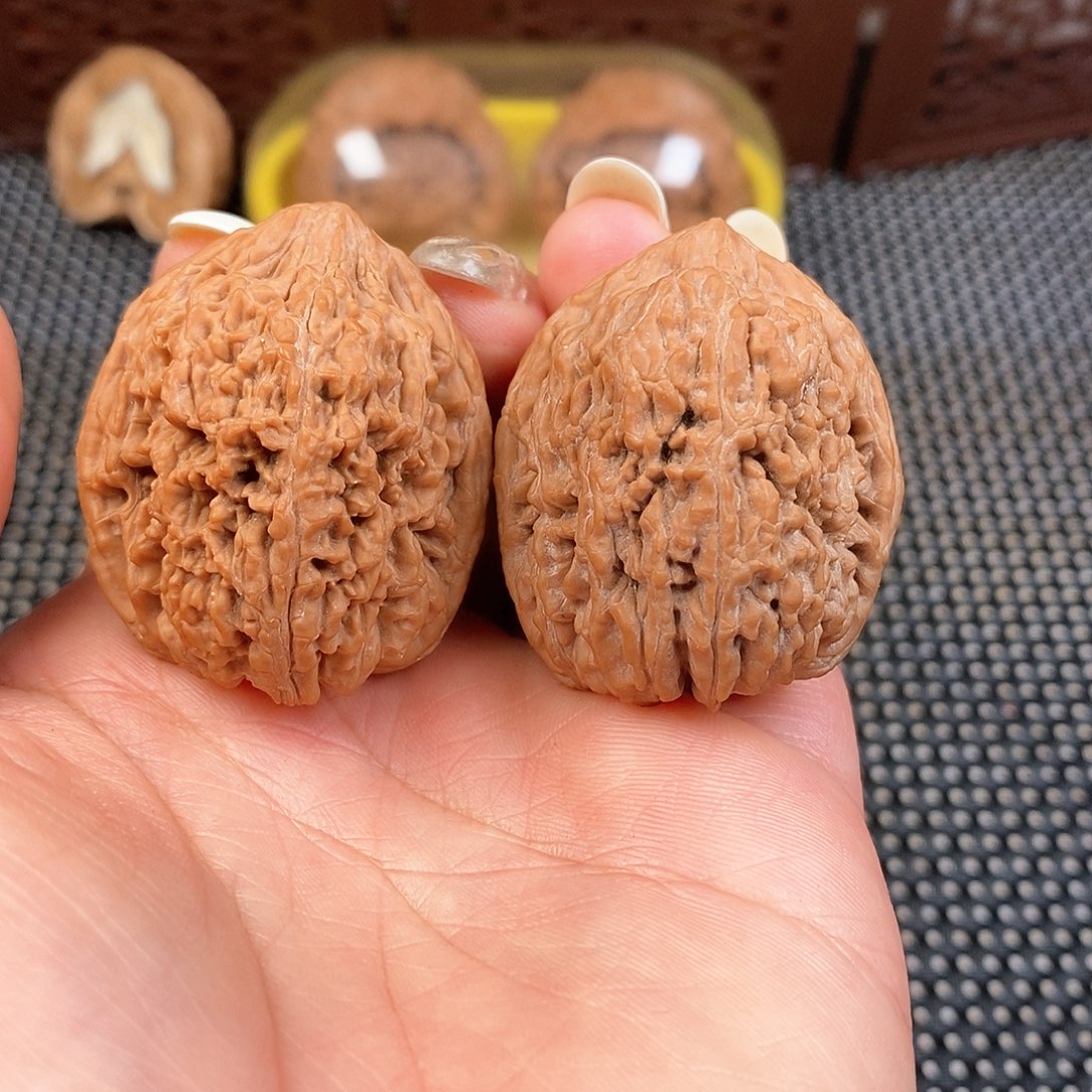 文玩核桃吊坠35尺蒜头全品42克