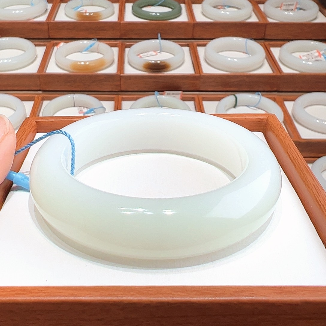 和田玉手镯5253未镶嵌