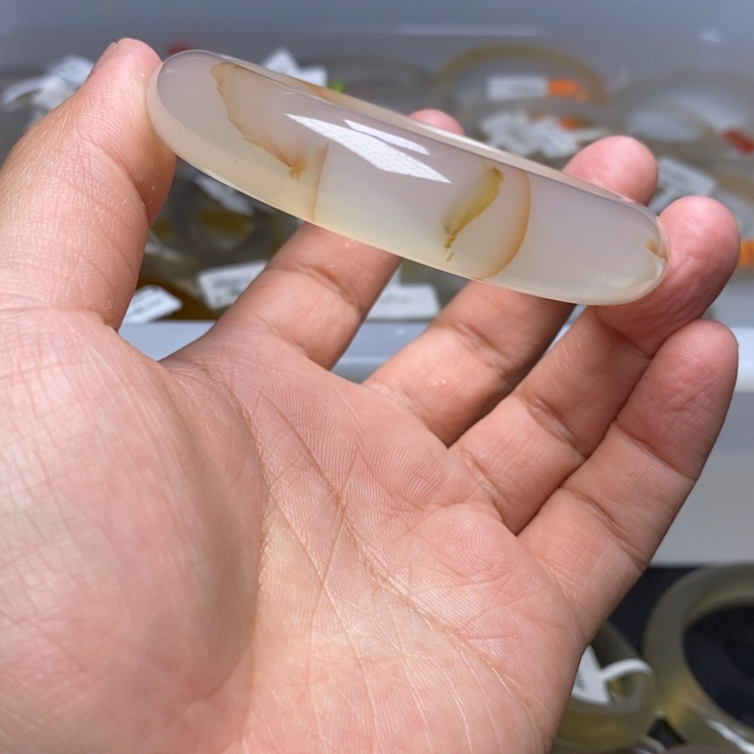 玛瑙/玉髓手镯未镶嵌