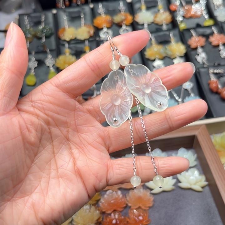 蛇纹石玉耳饰未镶嵌