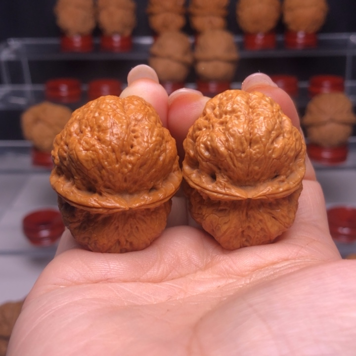 文玩核桃吊坠一**戏30金貔貅