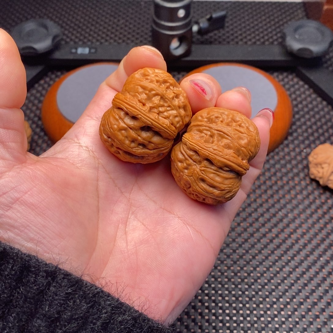 文玩核桃把件元宝42尺镶嵌款漏