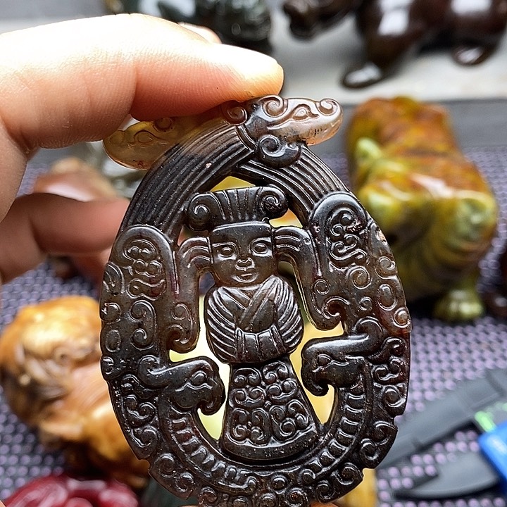 未镶嵌蛇纹石玉颈饰