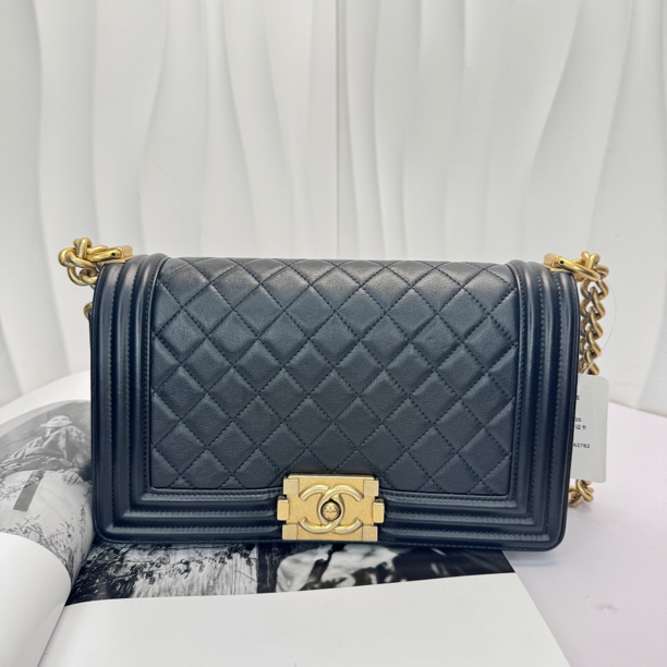 95新 Chanel/香奈儿  中号黑金leboy/1626