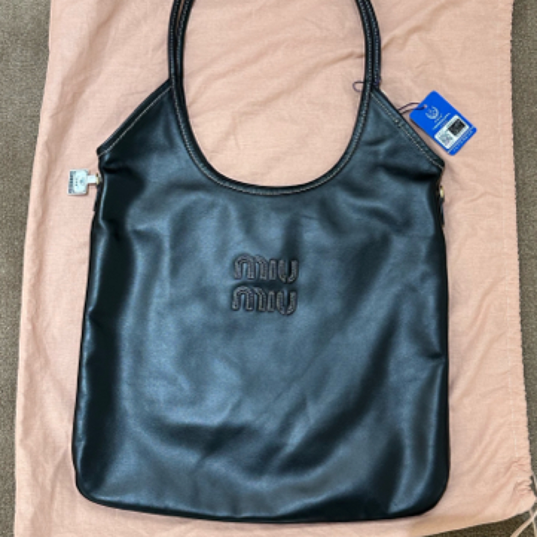 95新  MIUMIU 黑色购物袋IVY