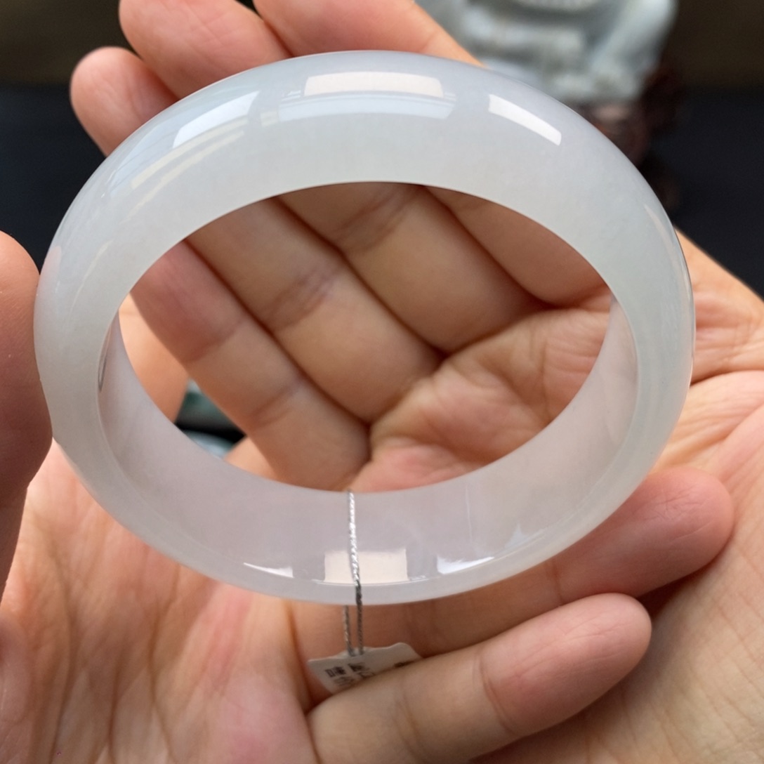 翡翠手镯未镶嵌天然