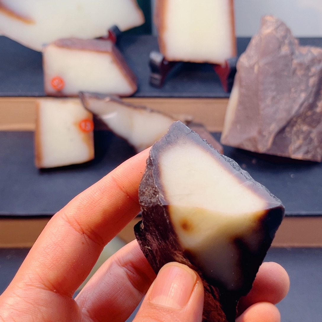 和田玉（糖玉）未镶嵌颈饰