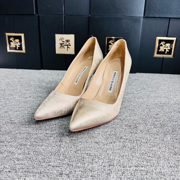 99新 MANOLO BLAHNIK/莫罗·伯拉尼克 香槟色高跟鞋37.5码ysc1631
