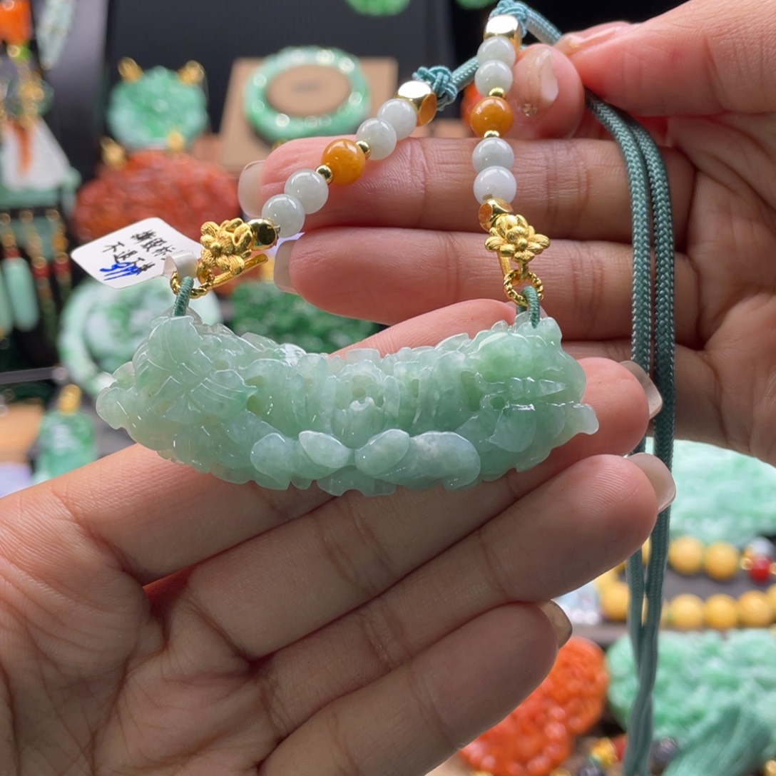 翡翠颈饰未镶嵌代编织