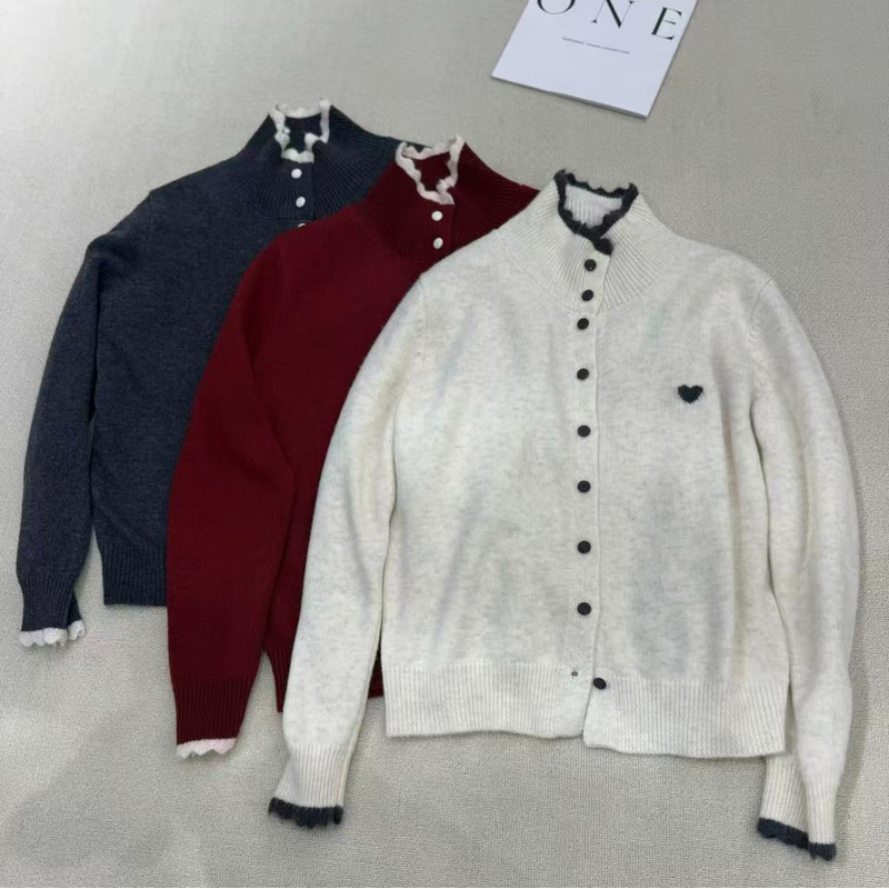 麦9799-3422 长袖针织单排扣爱心红色刺绣毛衣服针织衫开衫