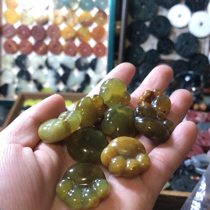 岫玉岫玉挂件未镶嵌